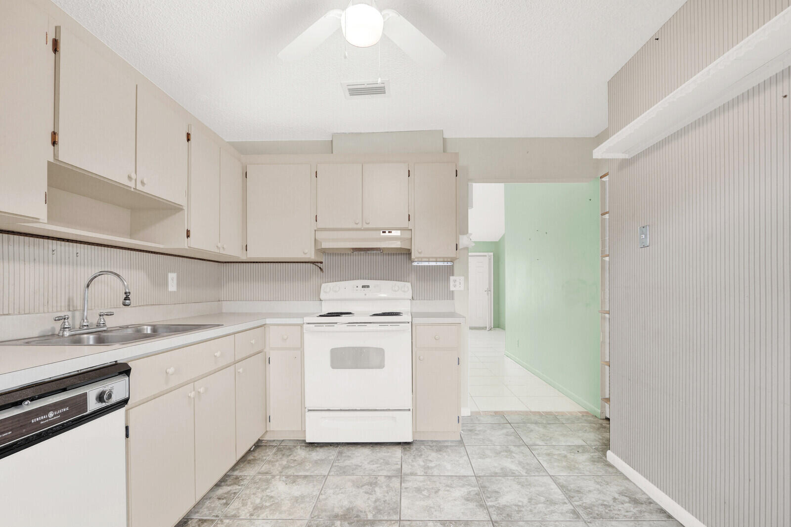 VILLAS OF HOBE SOUND CONDO - Residential