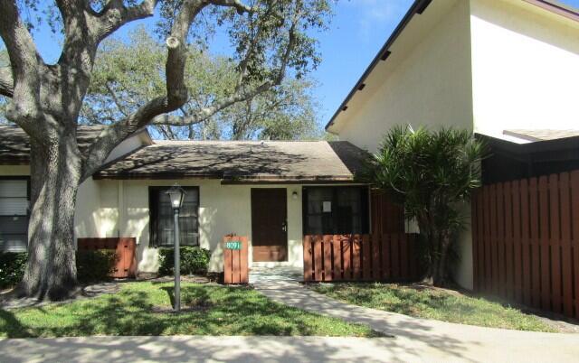 VILLAS OF HOBE SOUND CONDO - Residential