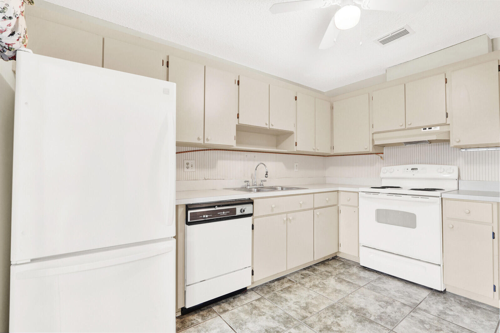 VILLAS OF HOBE SOUND CONDO - Residential