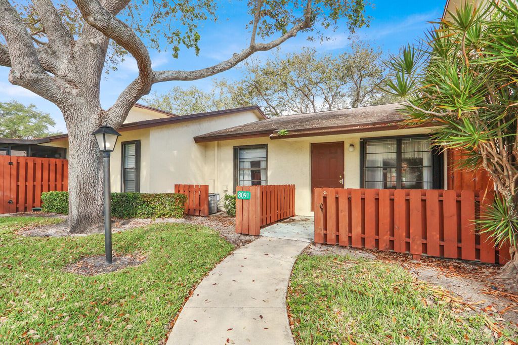 Photo of 8091 SE Villa Circle, Hobe Sound, FL 33455 (MLS # R11169099)