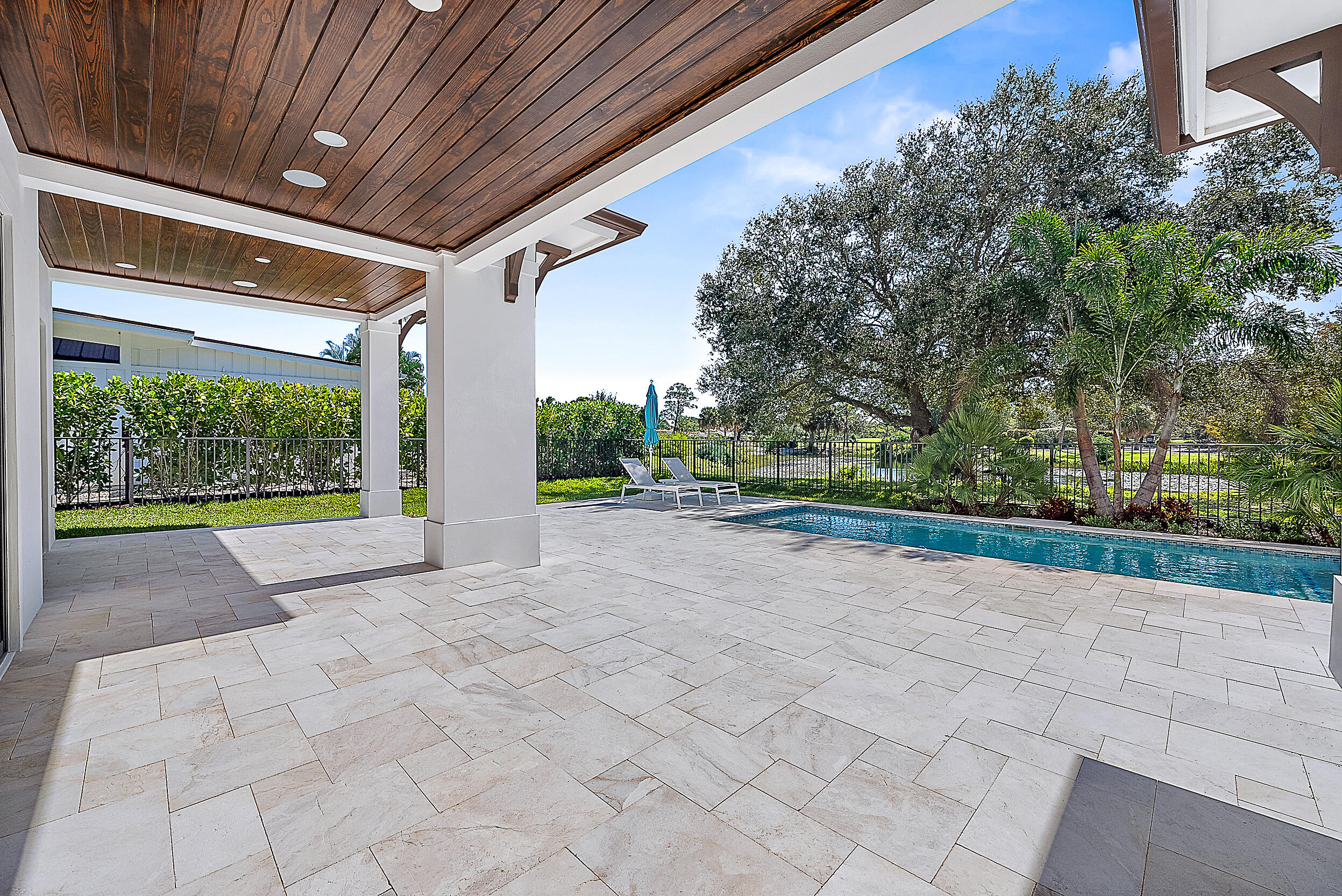 Tequesta Country Club - Residential