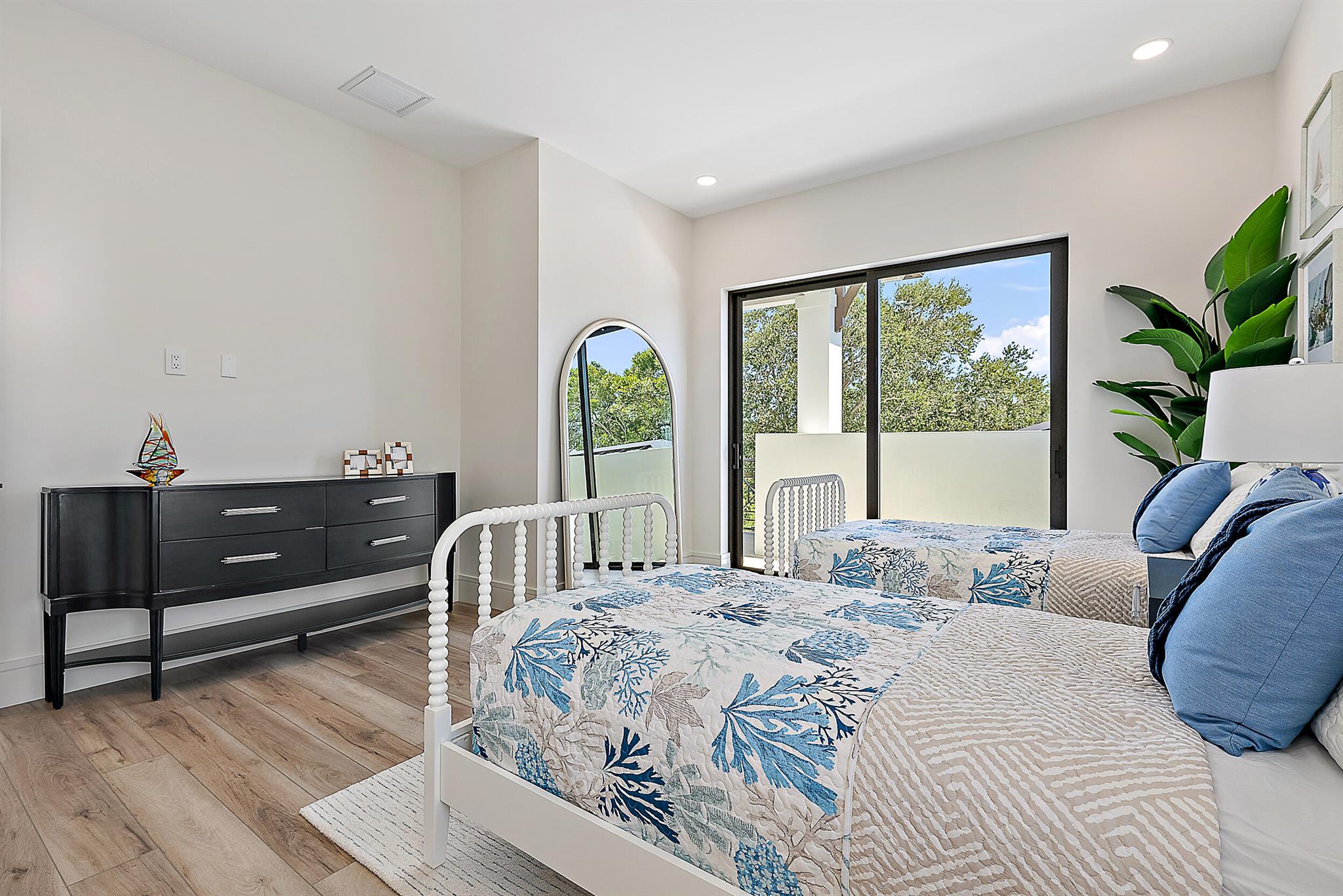 Tequesta Country Club - Residential