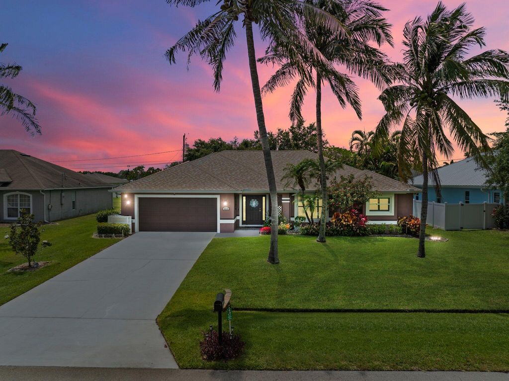 Photo of 2318 SE Beechwood Terrace, Port Saint Lucie, FL 34952 (MLS # R10989483)