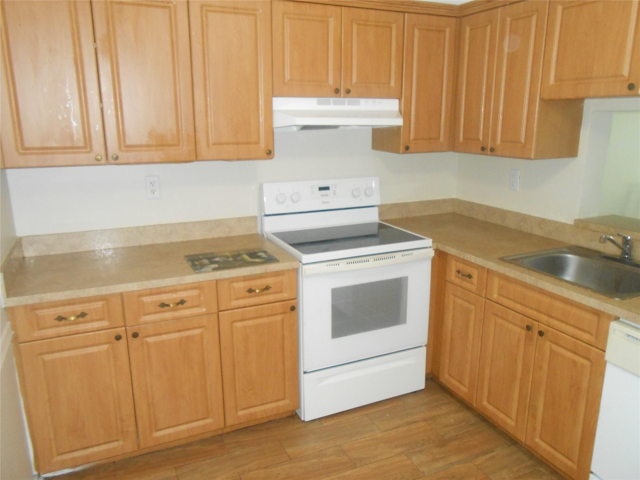 COURTYARDS OF BROWARD CONDO - Residential Lease