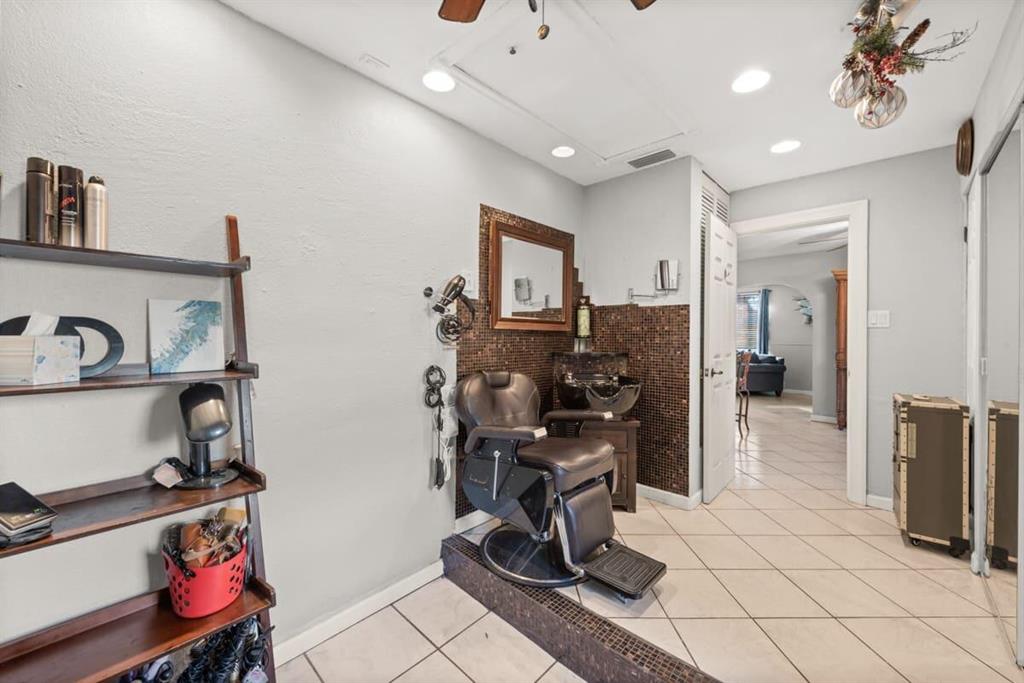 Oriole-Margate Sec 3 74-45 B - Residential