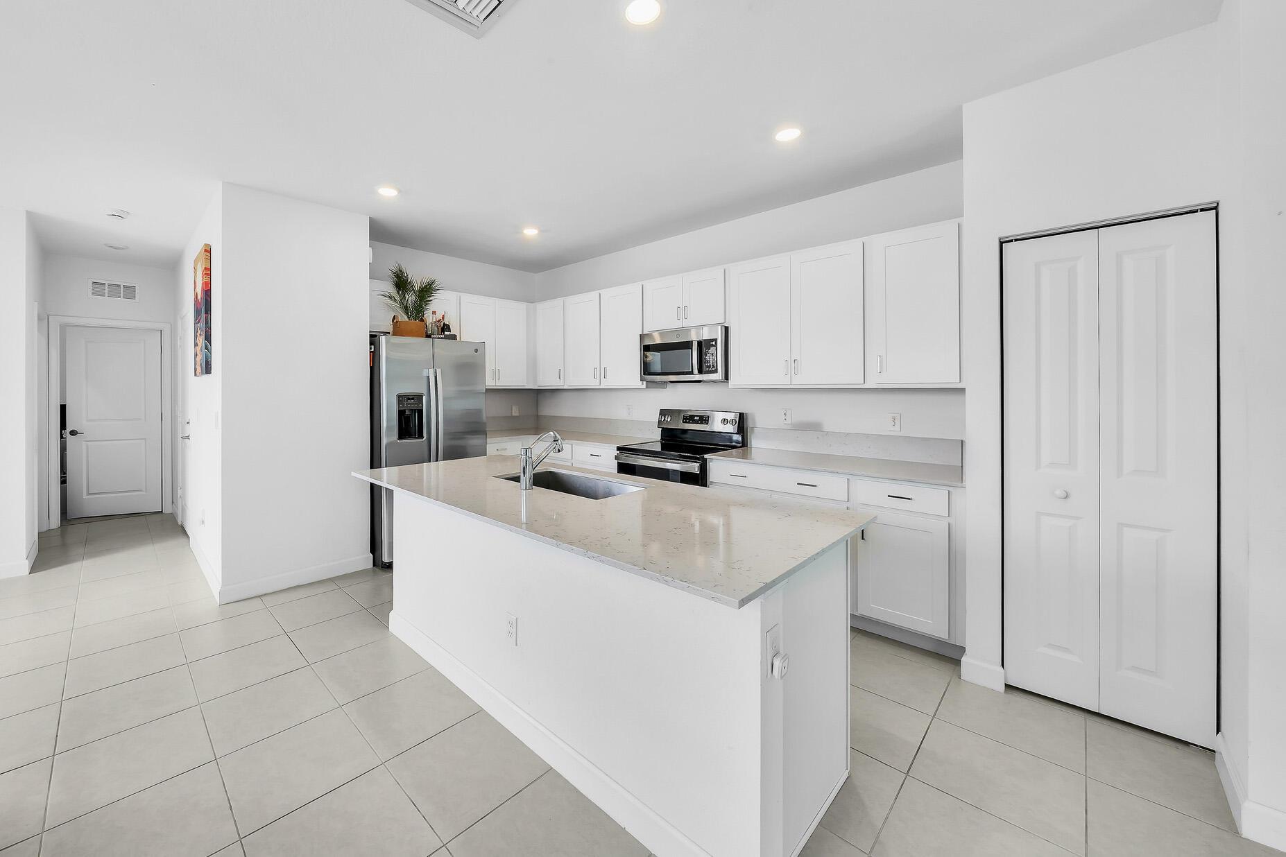 VERANDA PLAT NO. 9 - Residential Lease