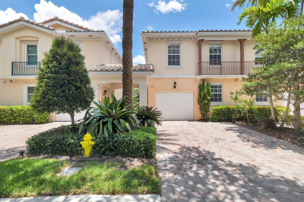 Photo of 102 Santa Barbara Way, Palm Beach Gardens, FL 33410 (MLS # R11092932)