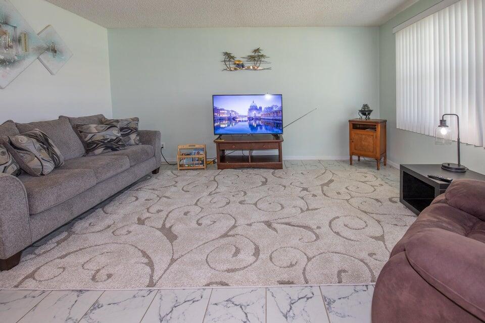 TOWNSITE APTS XVI CONDO - Residential Lease