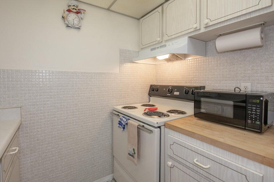 TOWNSITE APTS XVI CONDO - Residential Lease