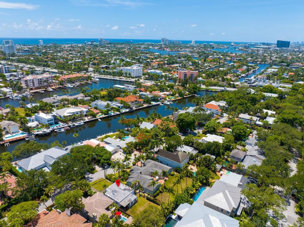 Photo of 15 S Victoria Park Road, Fort Lauderdale, FL 33301 (MLS # B26038844)