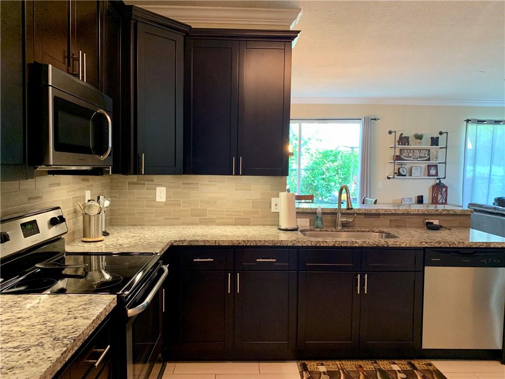 Eagle's Cay - Residential