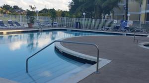 *SAILBOAT POINTE* - Residential Lease