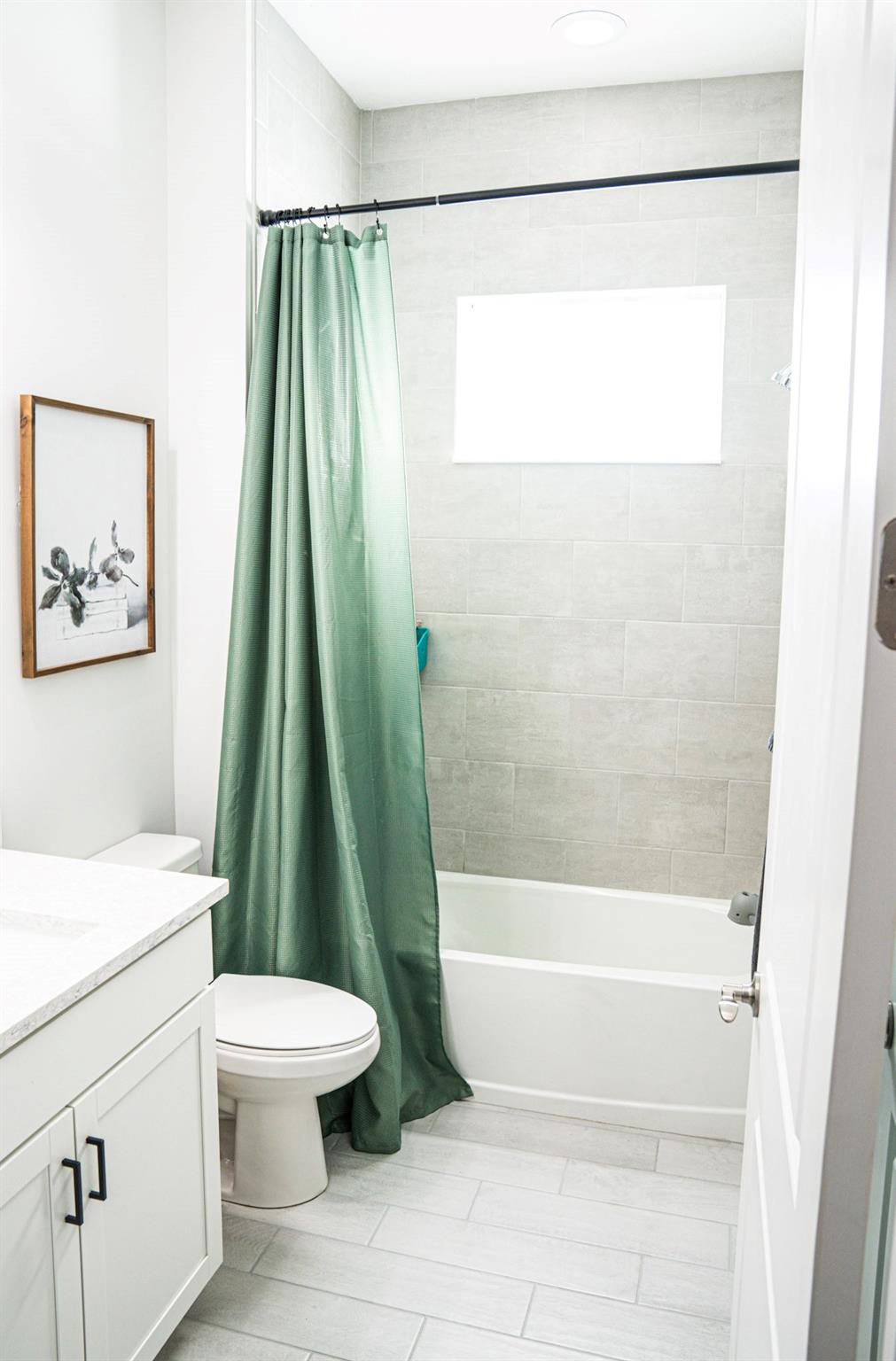 Orchards/Westlake Ph I - Residential Lease