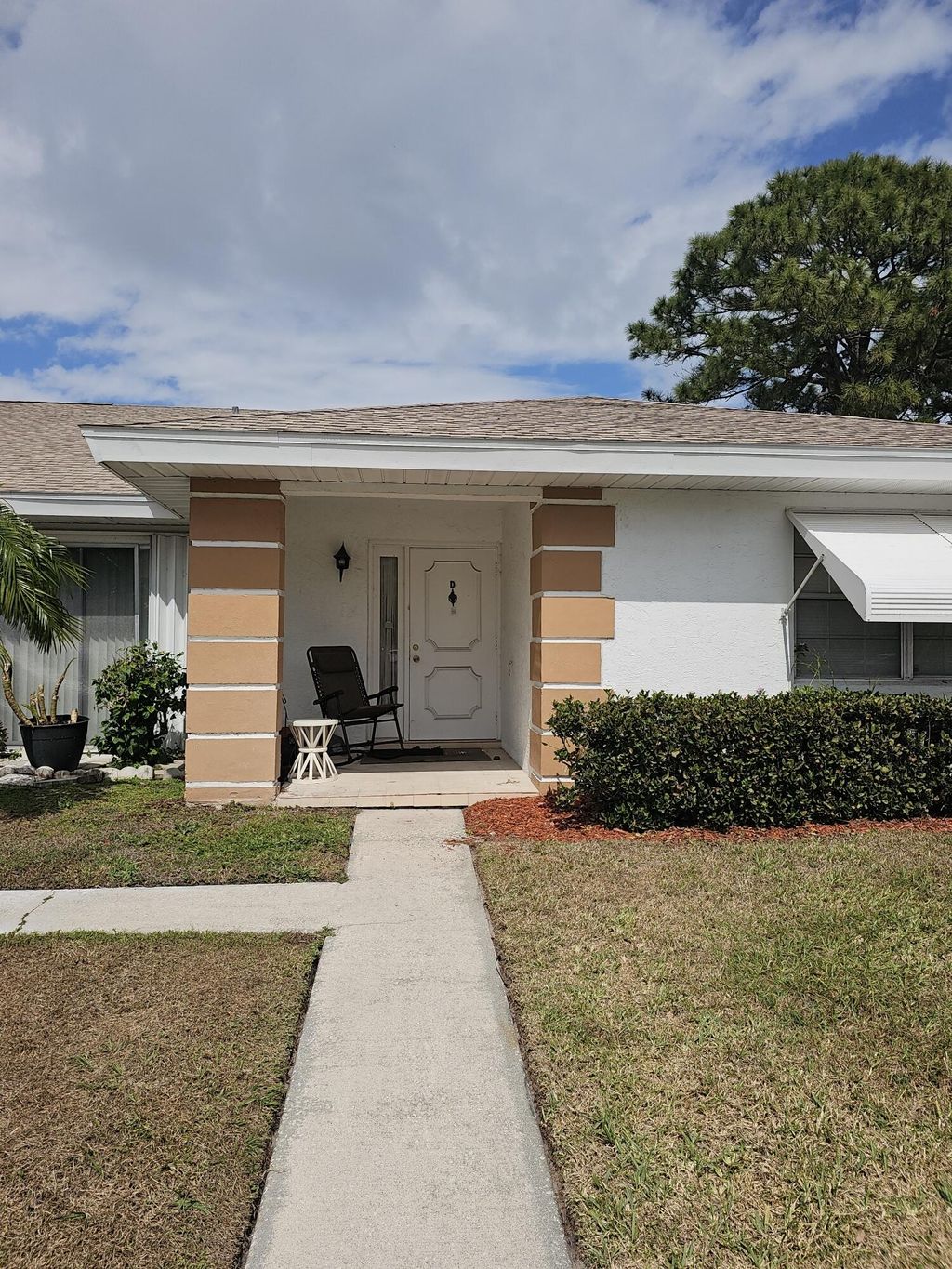 Photo of 1212 Lakes End Drive #D, Fort Pierce, FL 34982 (MLS # R11164265)