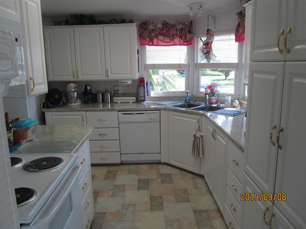 SAVANNAH CLUB-PLAT TWO-BLK 11 LOT 59 (OR 1381-2049 - Residential