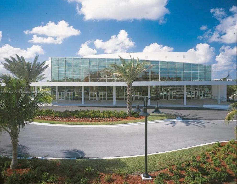 BELFORT CONDOMINIUM H - Residential