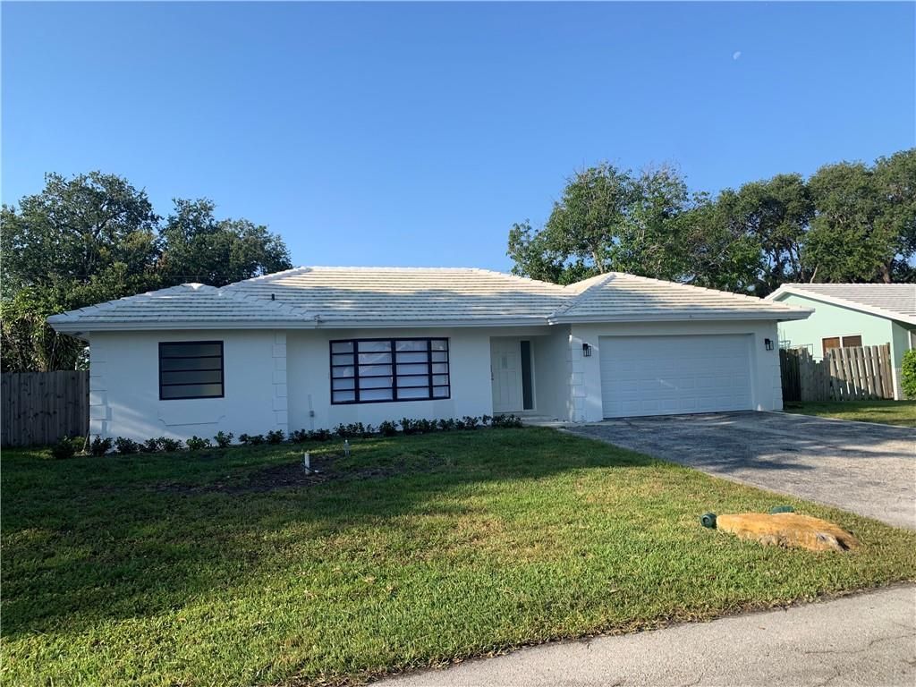 Photo of 1000 NW 4th St, Boca Raton, FL 33486 (MLS # F10380737)