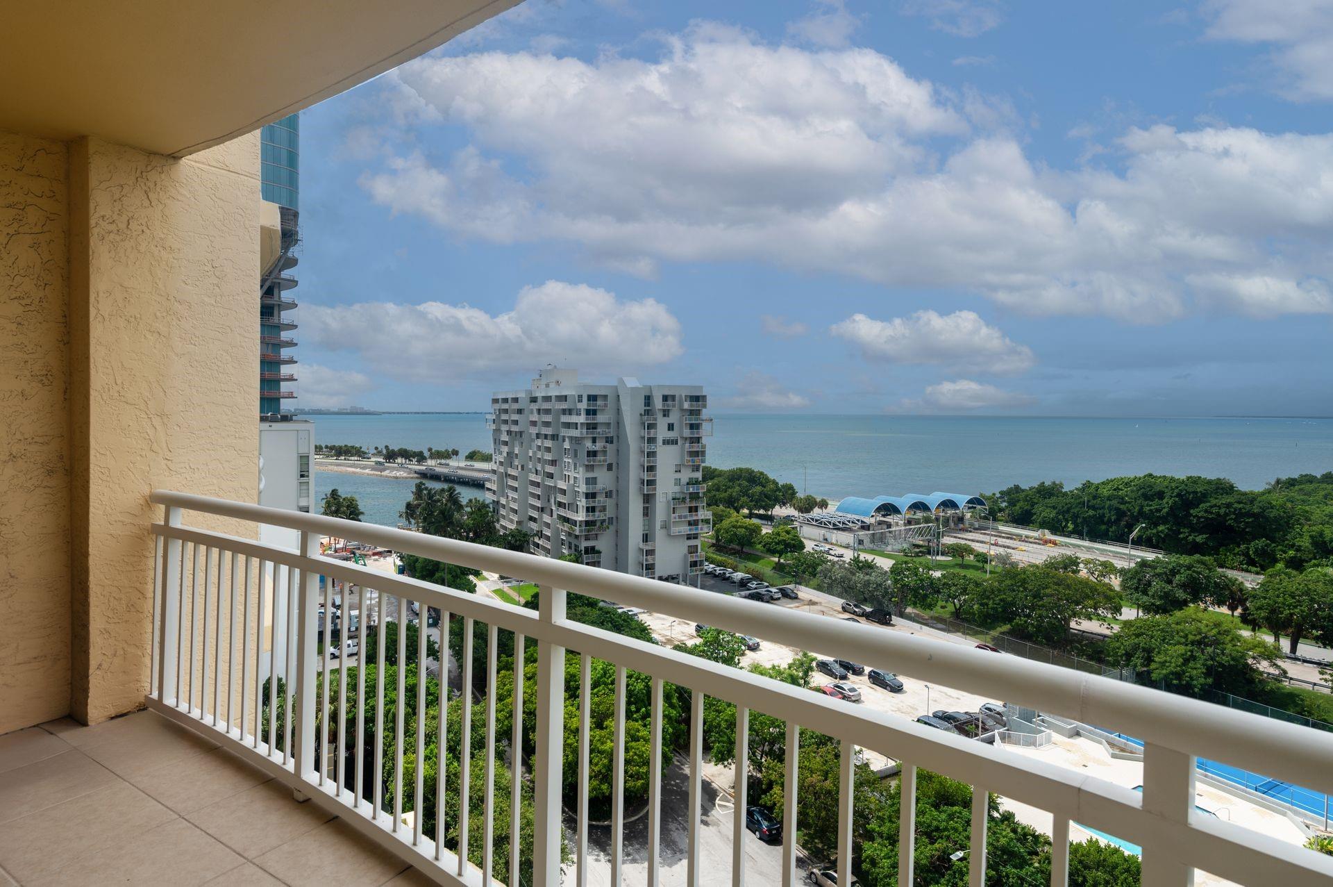 2475 BRICKELL AV 1110
