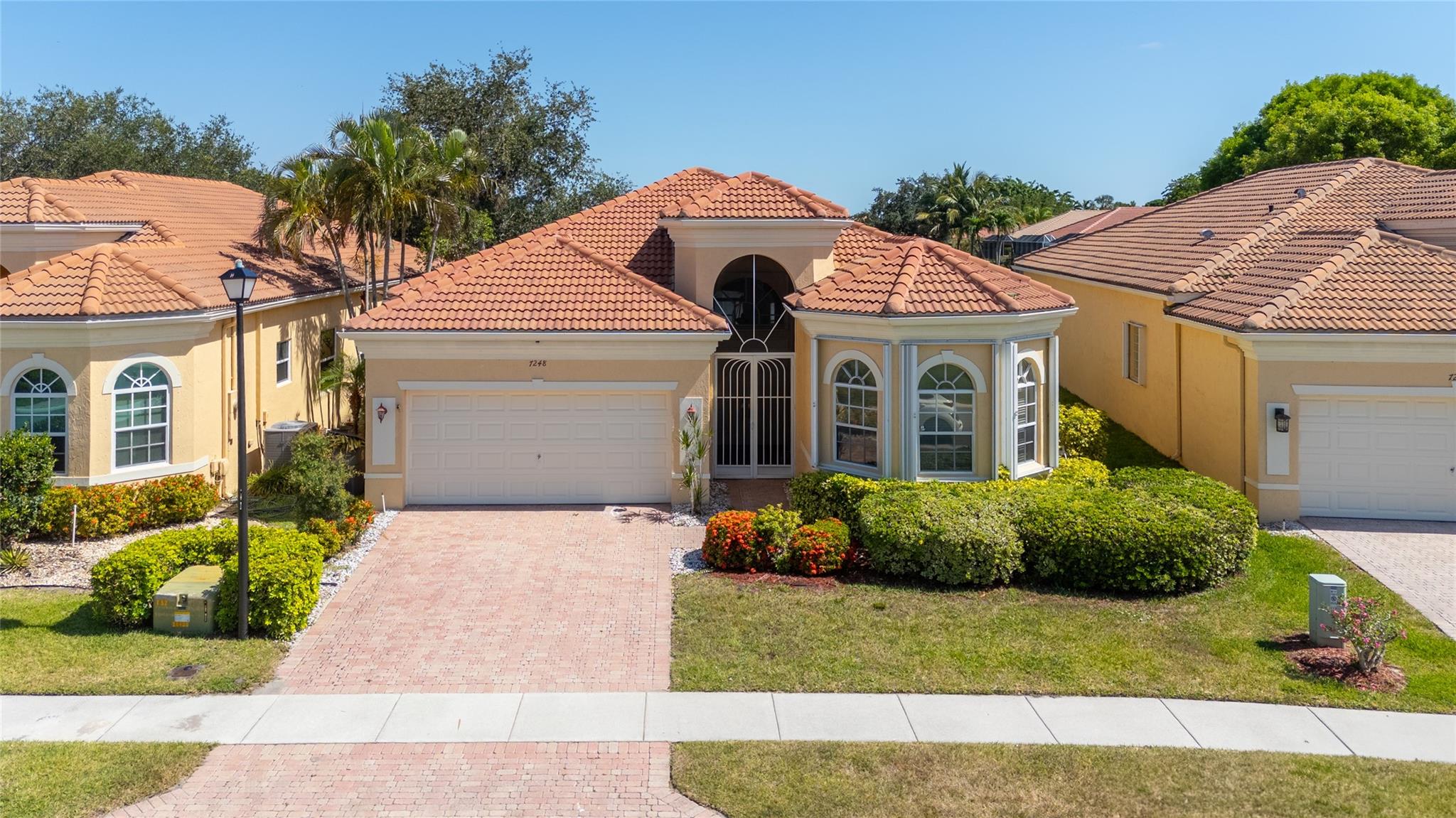 7248 Demedici Cir