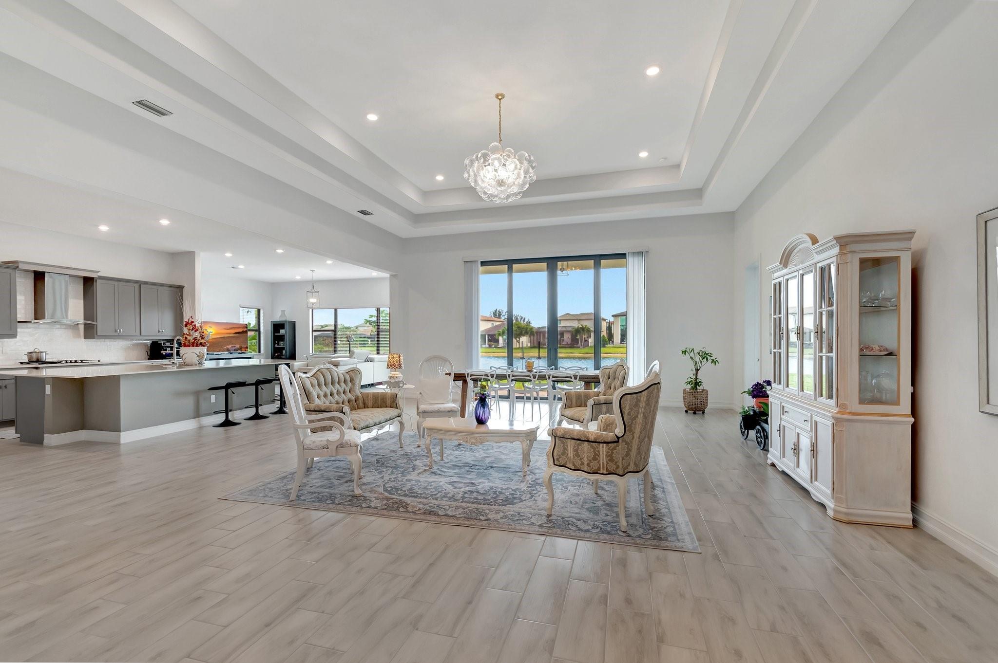 8212 Grand Prix Ln
