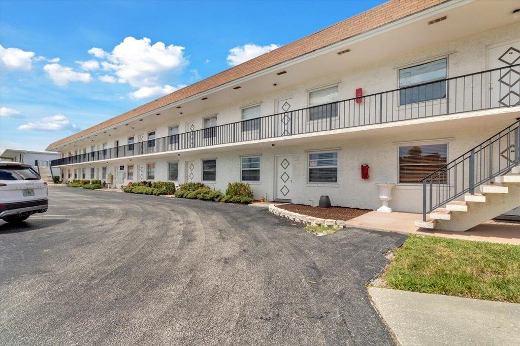 Photo of 227 Castlewood Drive #106, North Palm Beach, FL 33408 (MLS # R10994310)