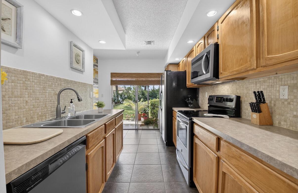 FAIRFIELD AT BOCA 2 OF CEDAR GROVE - Residential