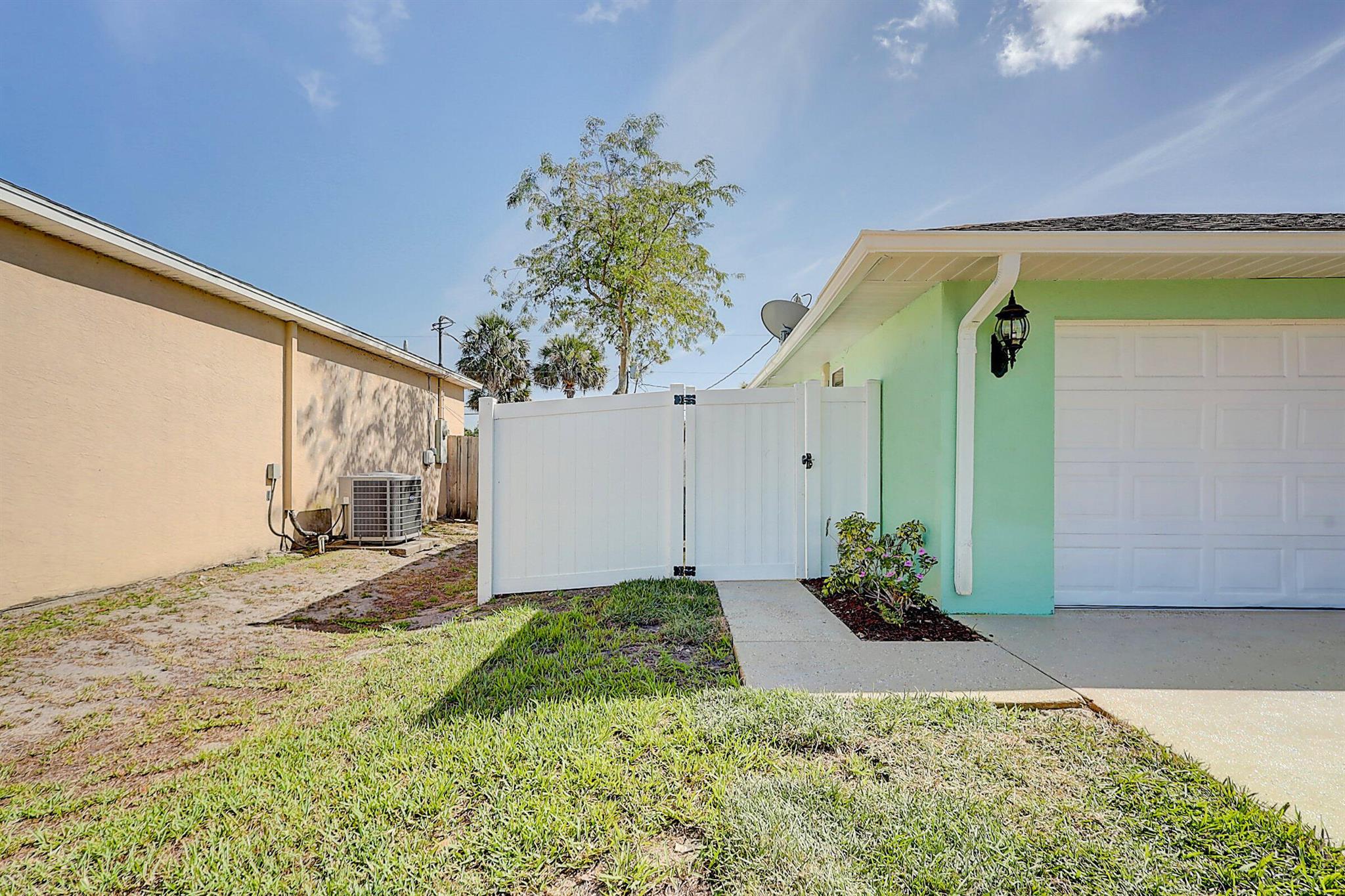 PORT ST LUCIE SECTION 4 - Residential Lease