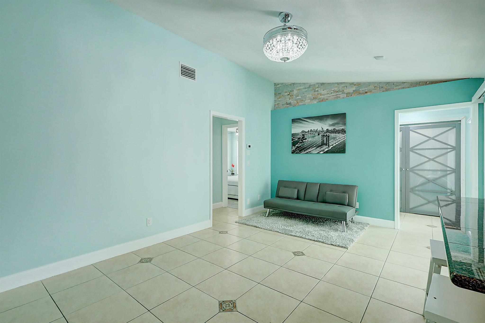 PORT ST LUCIE SECTION 4 - Residential Lease