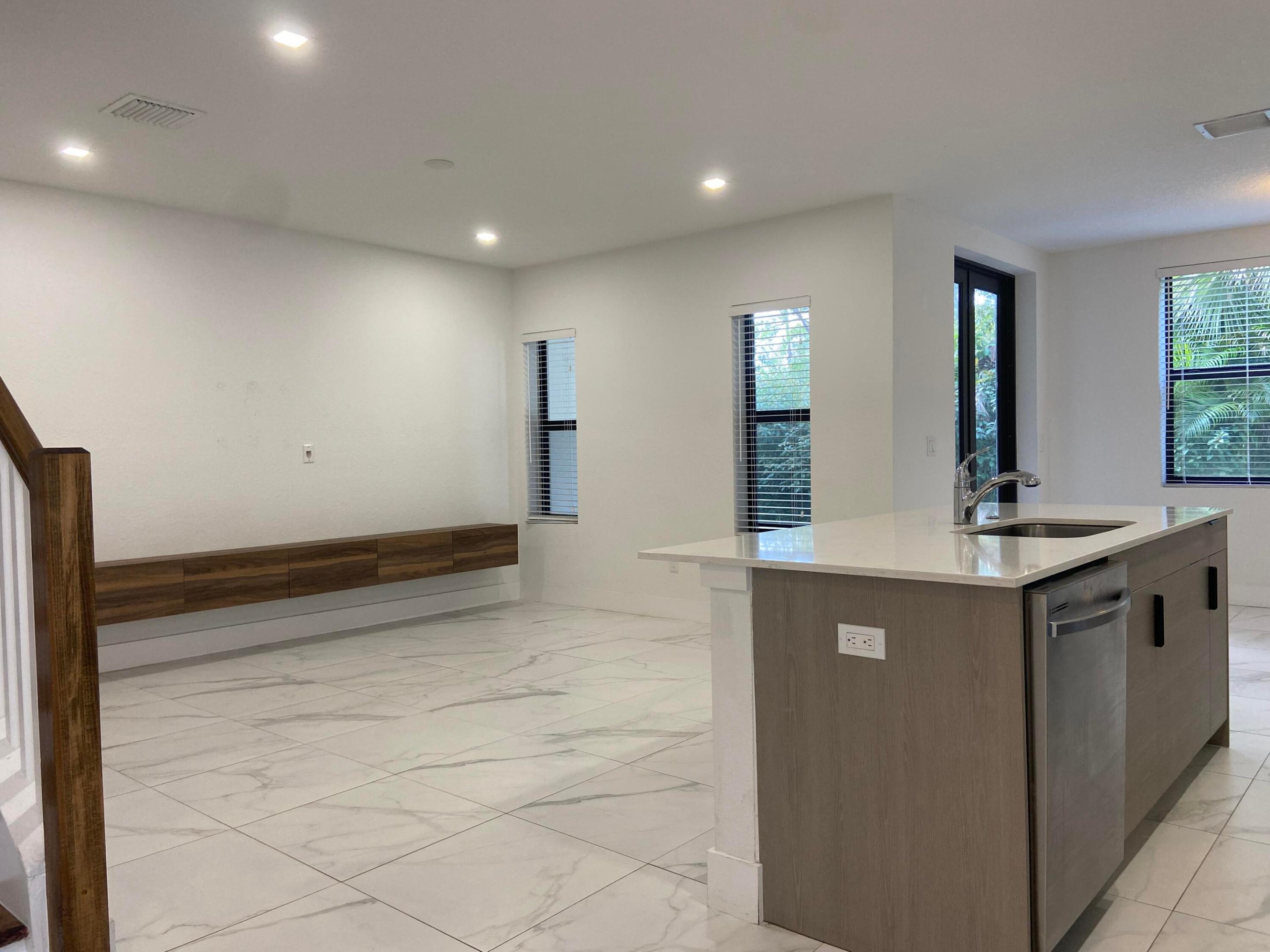 CASA DEL SOL - Residential Lease