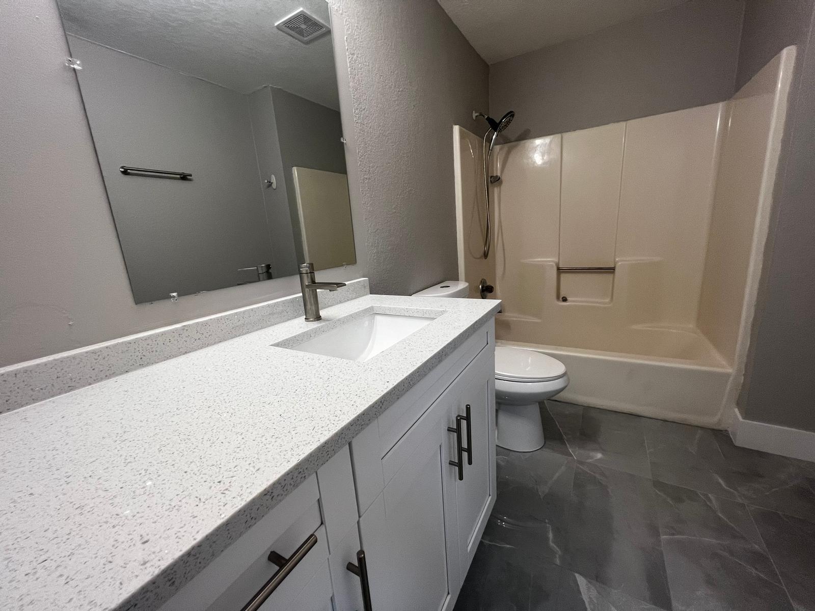 LAURA LANE UNREC ON AM-52 - Residential Lease