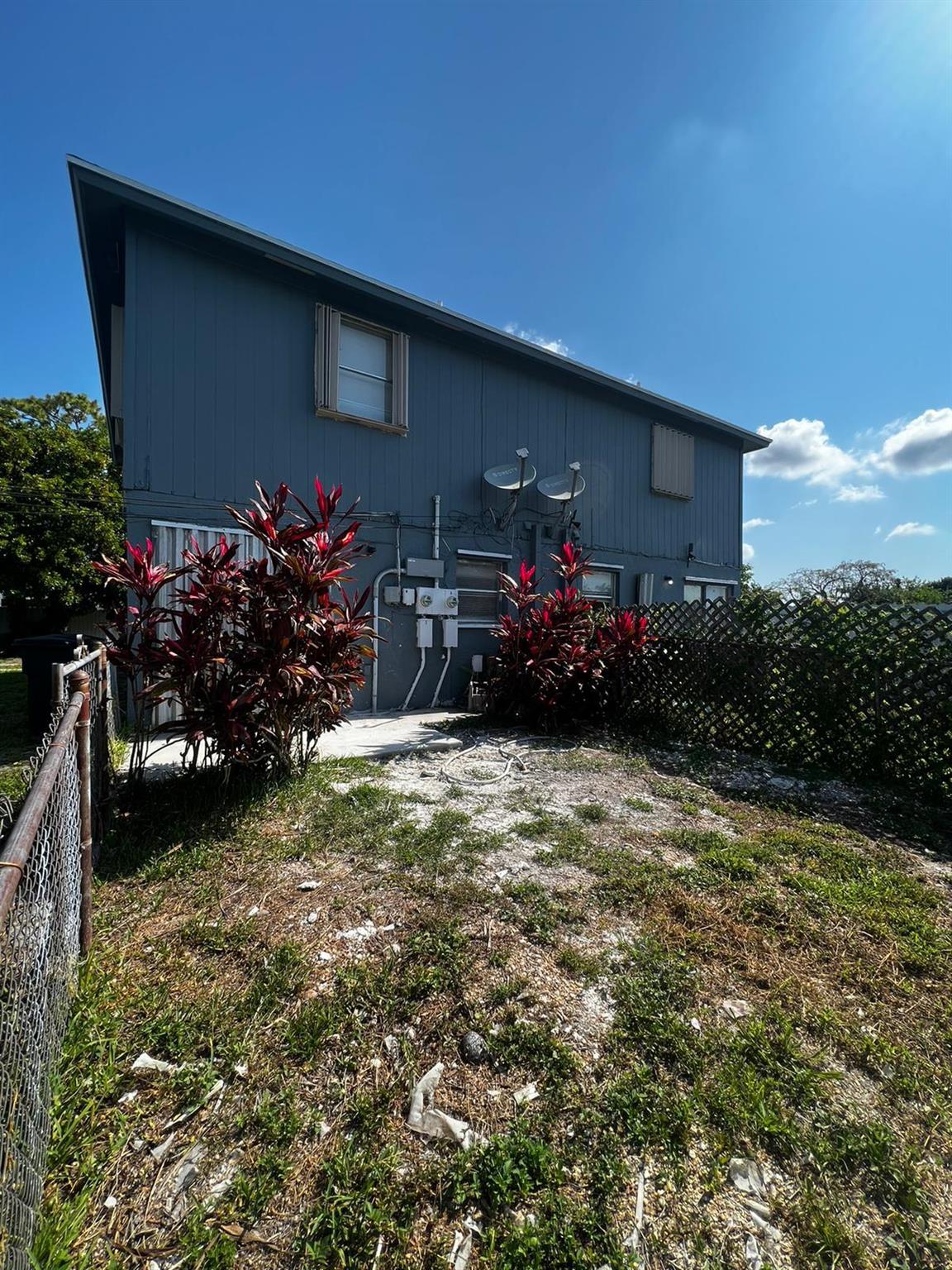 LAURA LANE UNREC ON AM-52 - Residential Lease