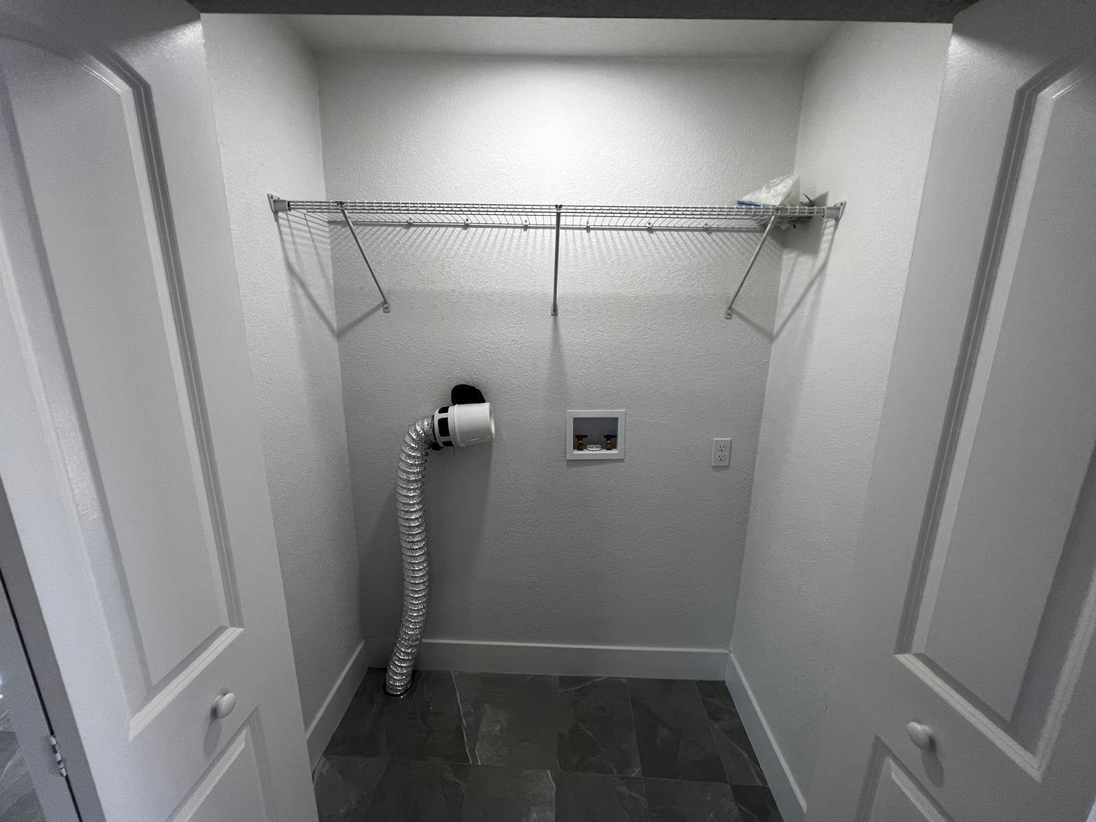 LAURA LANE UNREC ON AM-52 - Residential Lease