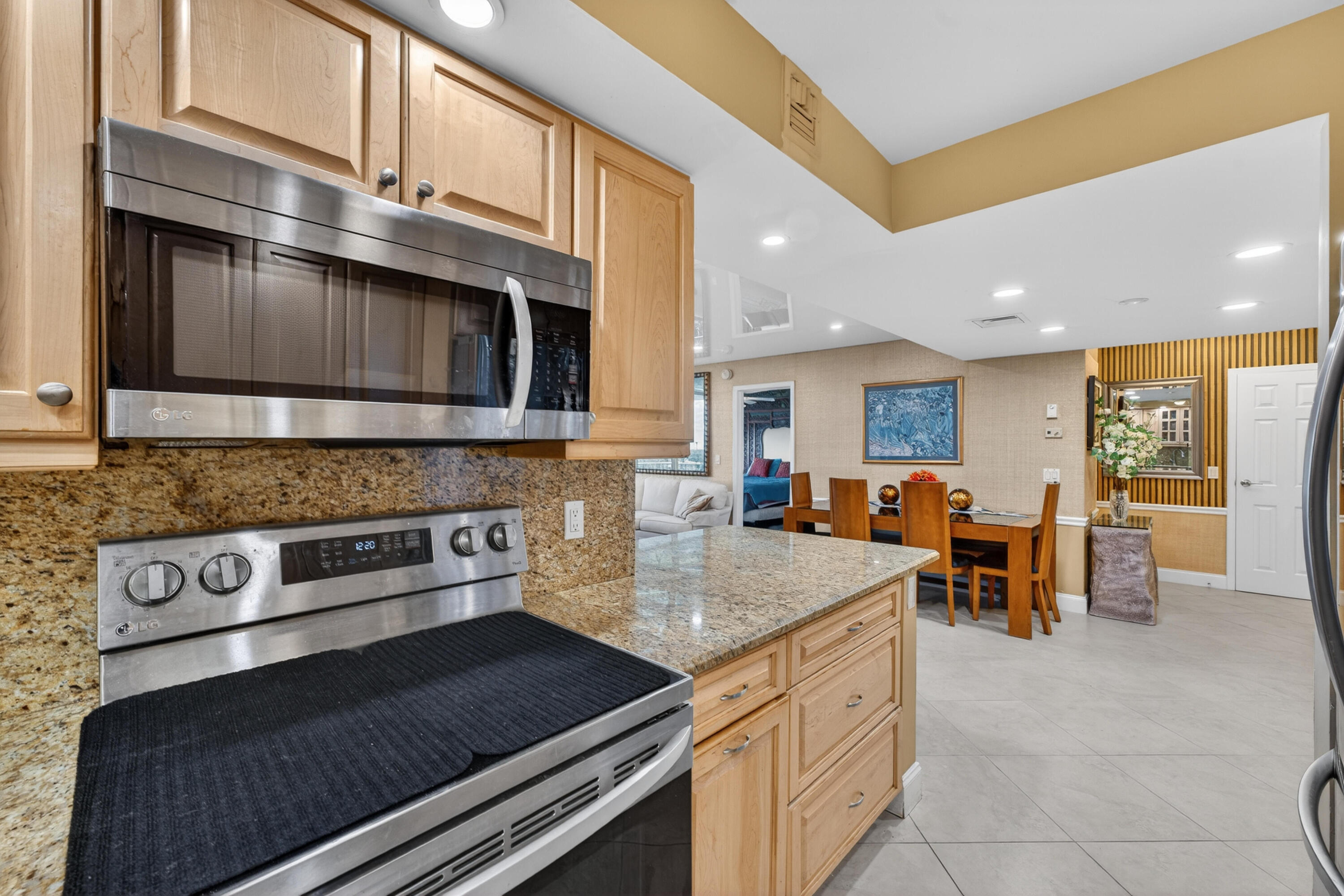 GEMINI CONDO - Residential