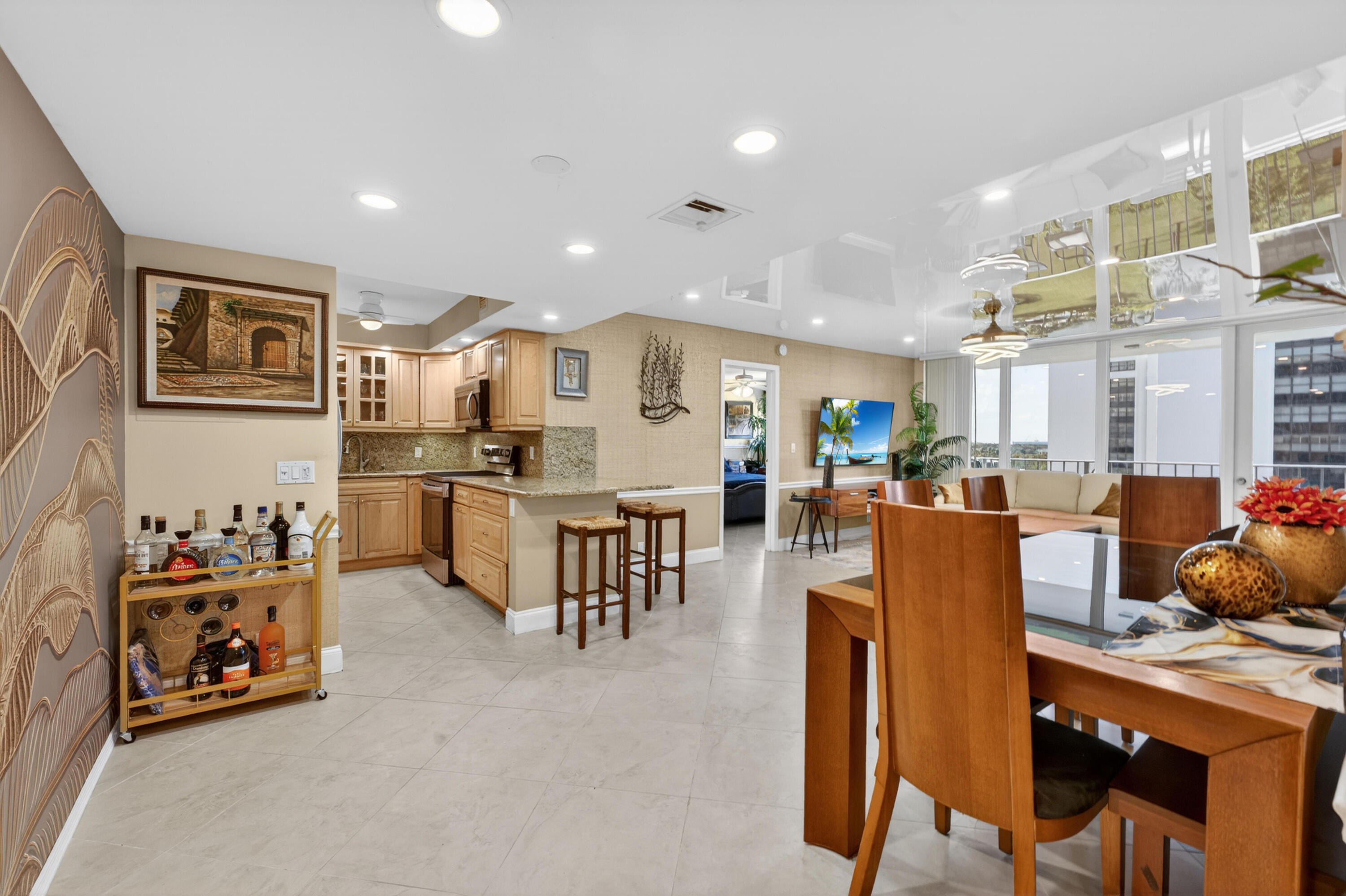 GEMINI CONDO - Residential