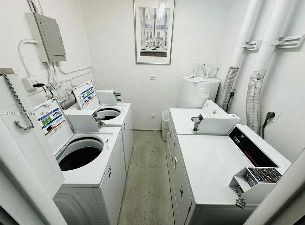 Photo of 215 SE 3rd Avenue, Hallandale Beach, FL 33009 (MLS # B26021894)