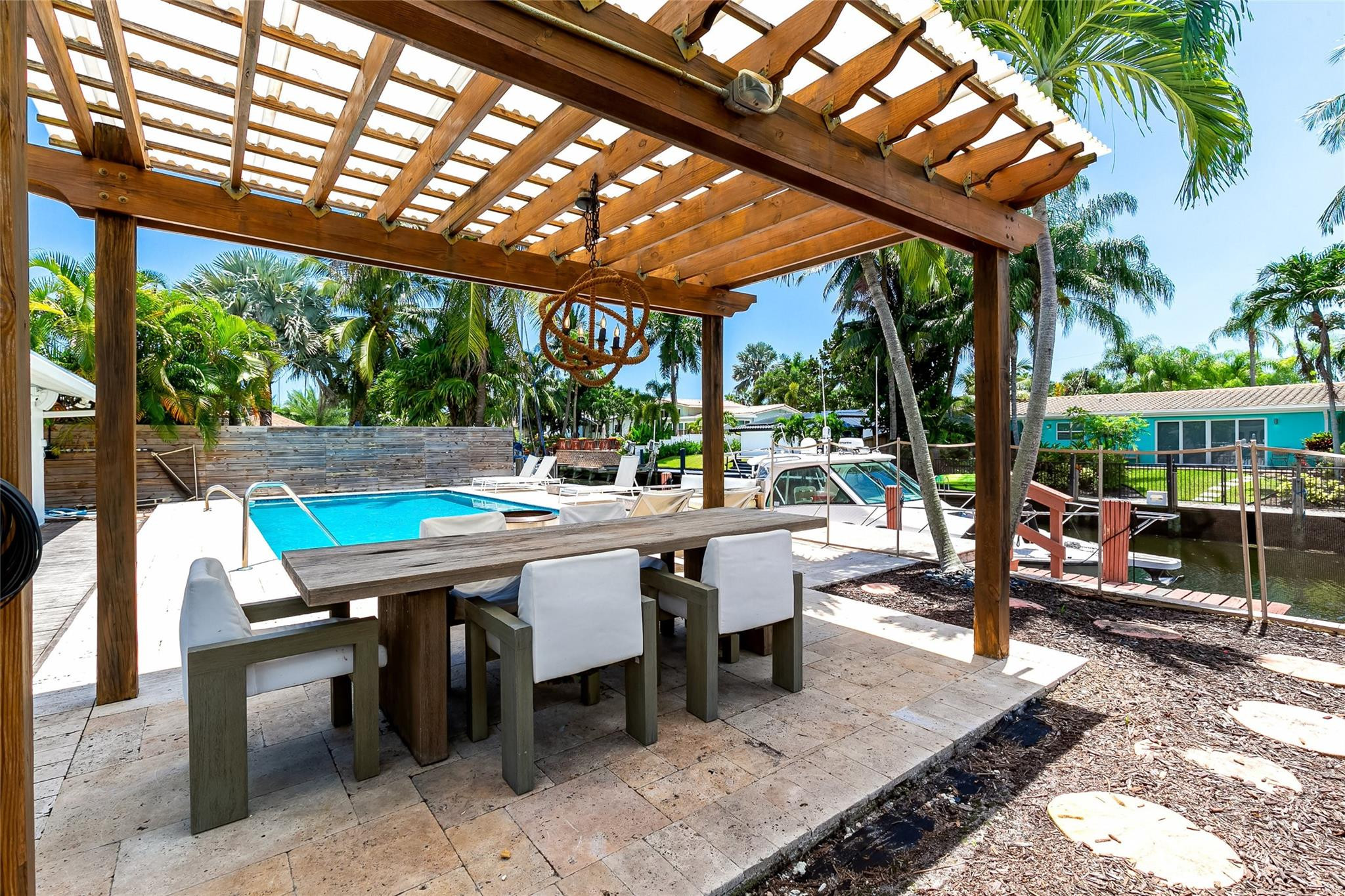 GILL ISLES - Residential