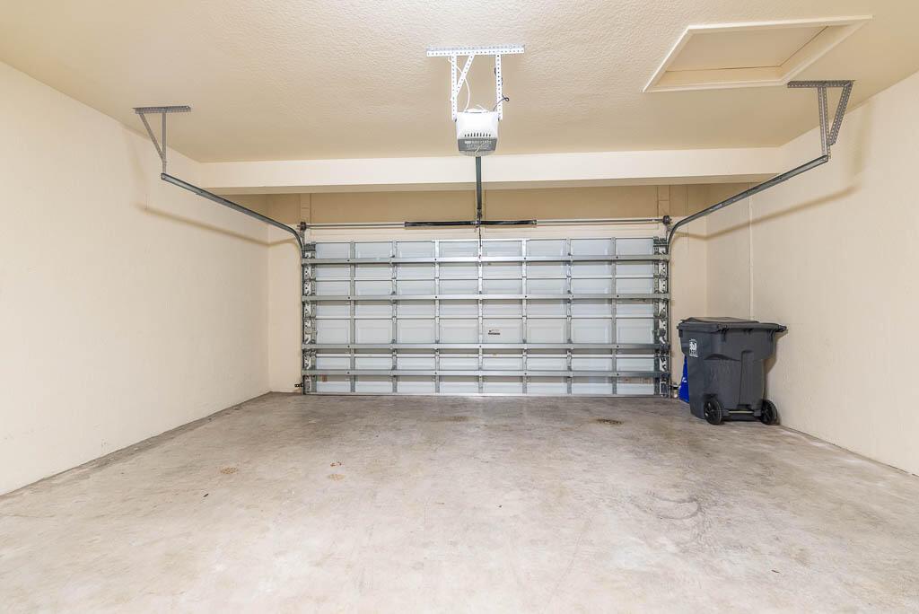 WELLINGTON PARC - Residential Lease