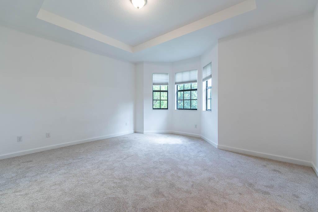 WELLINGTON PARC - Residential Lease