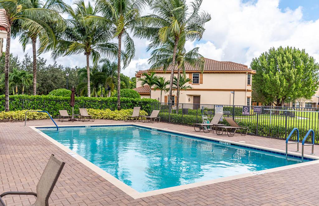 WELLINGTON PARC - Residential Lease