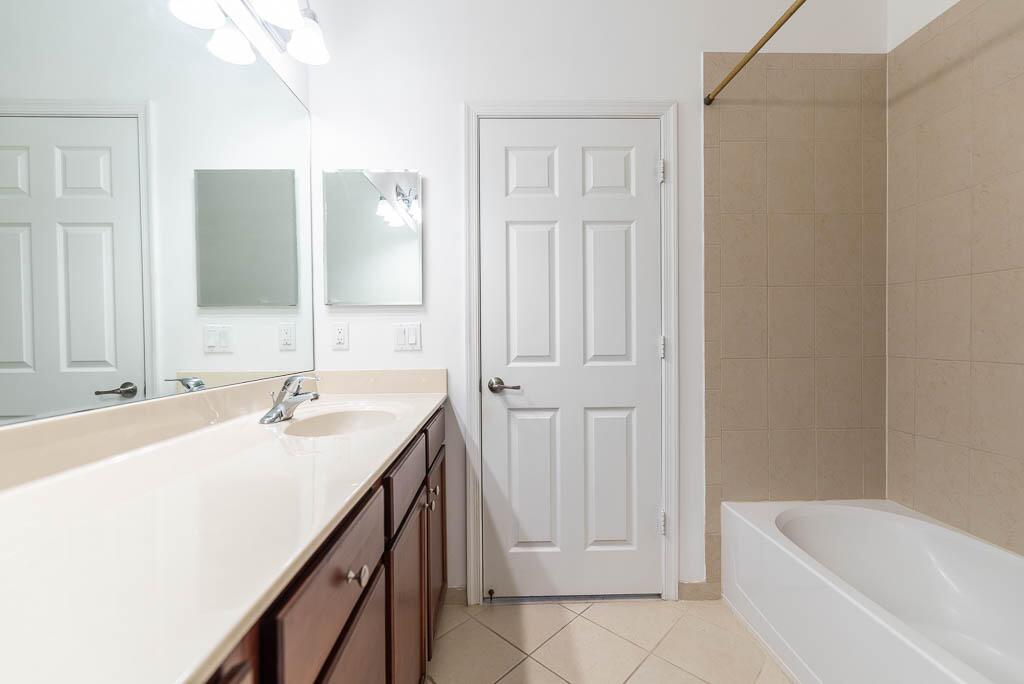 WELLINGTON PARC - Residential Lease