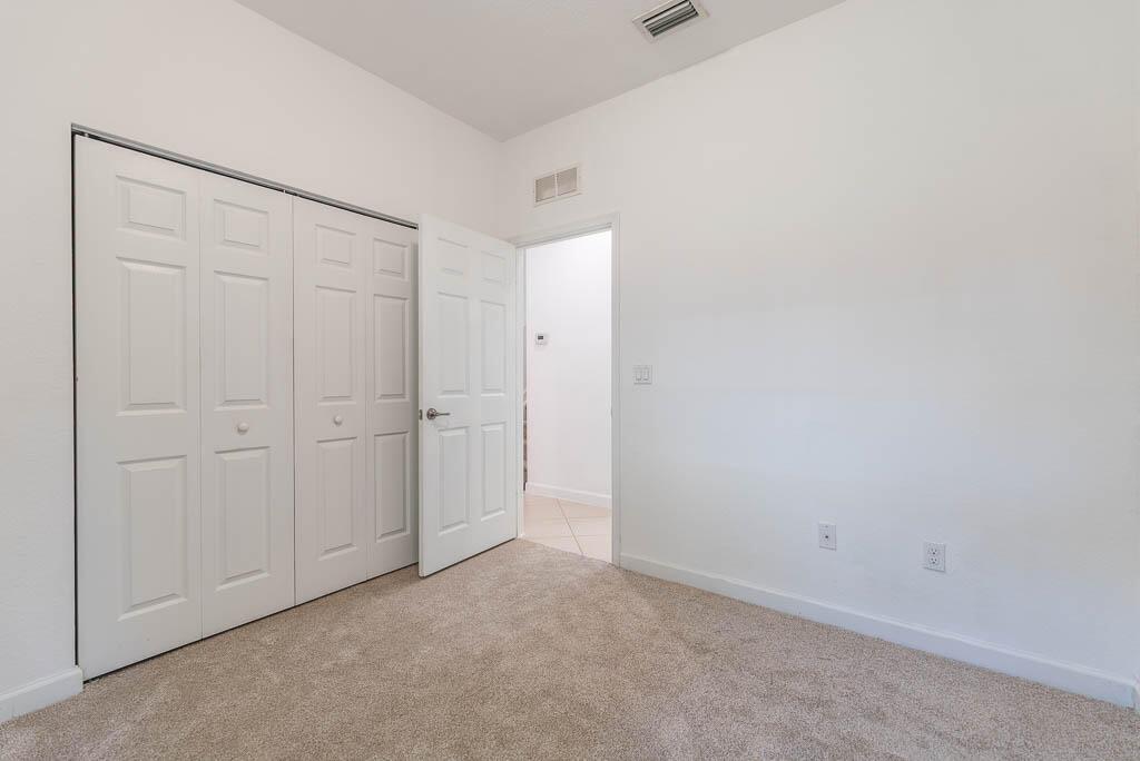 WELLINGTON PARC - Residential Lease