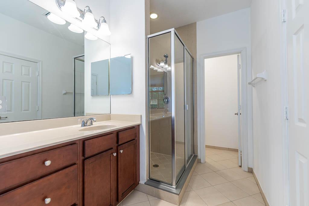 WELLINGTON PARC - Residential Lease