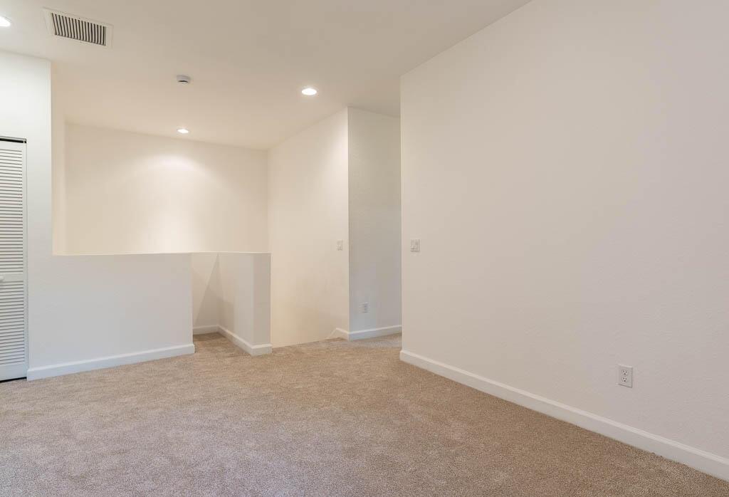 WELLINGTON PARC - Residential Lease