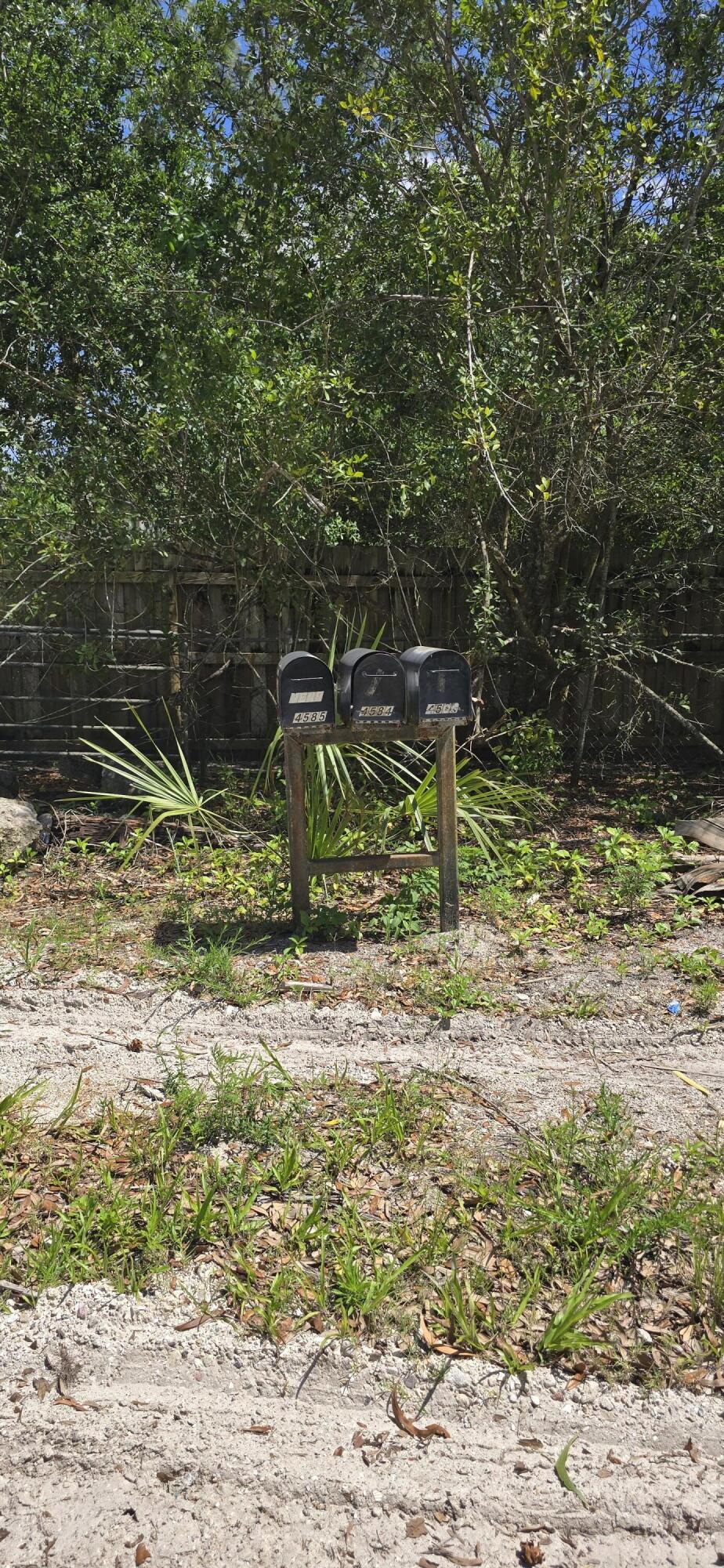 SUNNY URBAN MEADOWS - Land