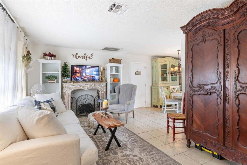 Photo of 7202 Donlon Road, Fort Pierce, FL 34951 (MLS # R11052116)
