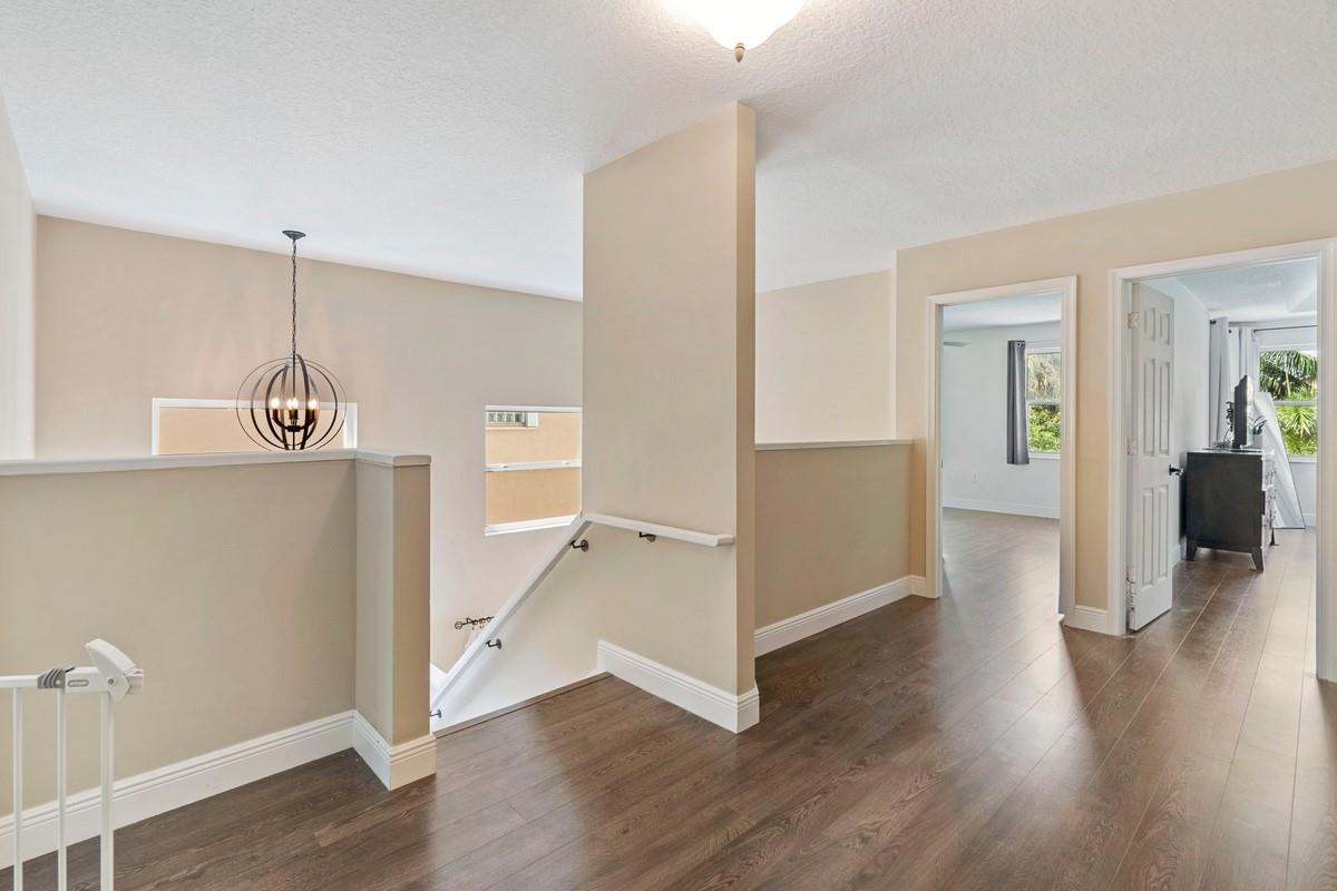 MAPLEWOOD - Residential
