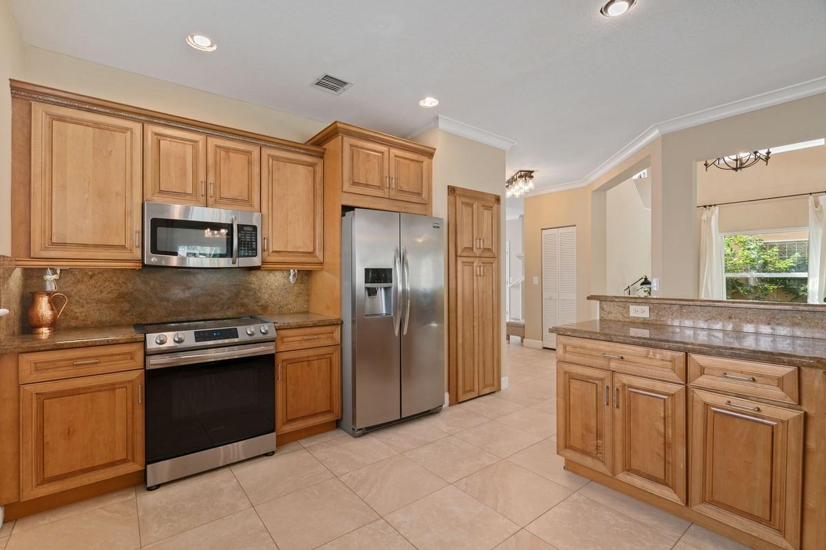 MAPLEWOOD - Residential