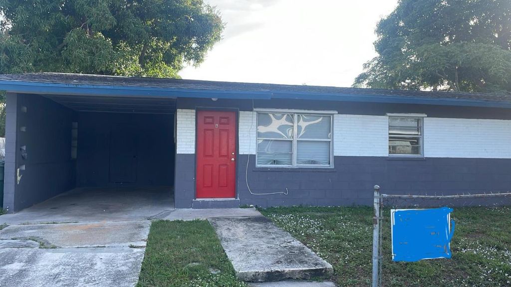 Photo of 2201 G Avenue, Fort Pierce, FL 34950 (MLS # R10945112)