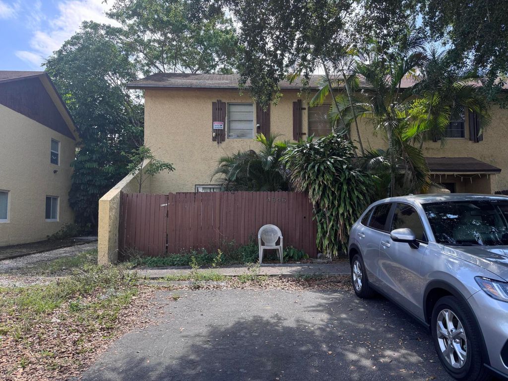 Photo of 4346 NW 4th Avenue, Deerfield Beach, FL 33064 (MLS # B26017491)
