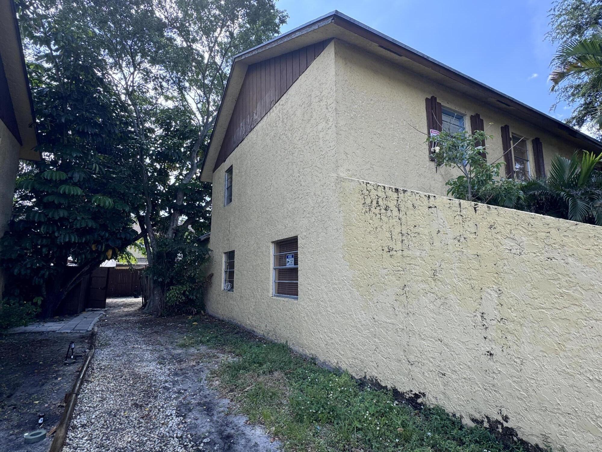 LAKE ISLAND - Residential